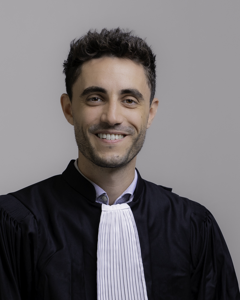 Maître LADROIT Xavier en robe d'avocat